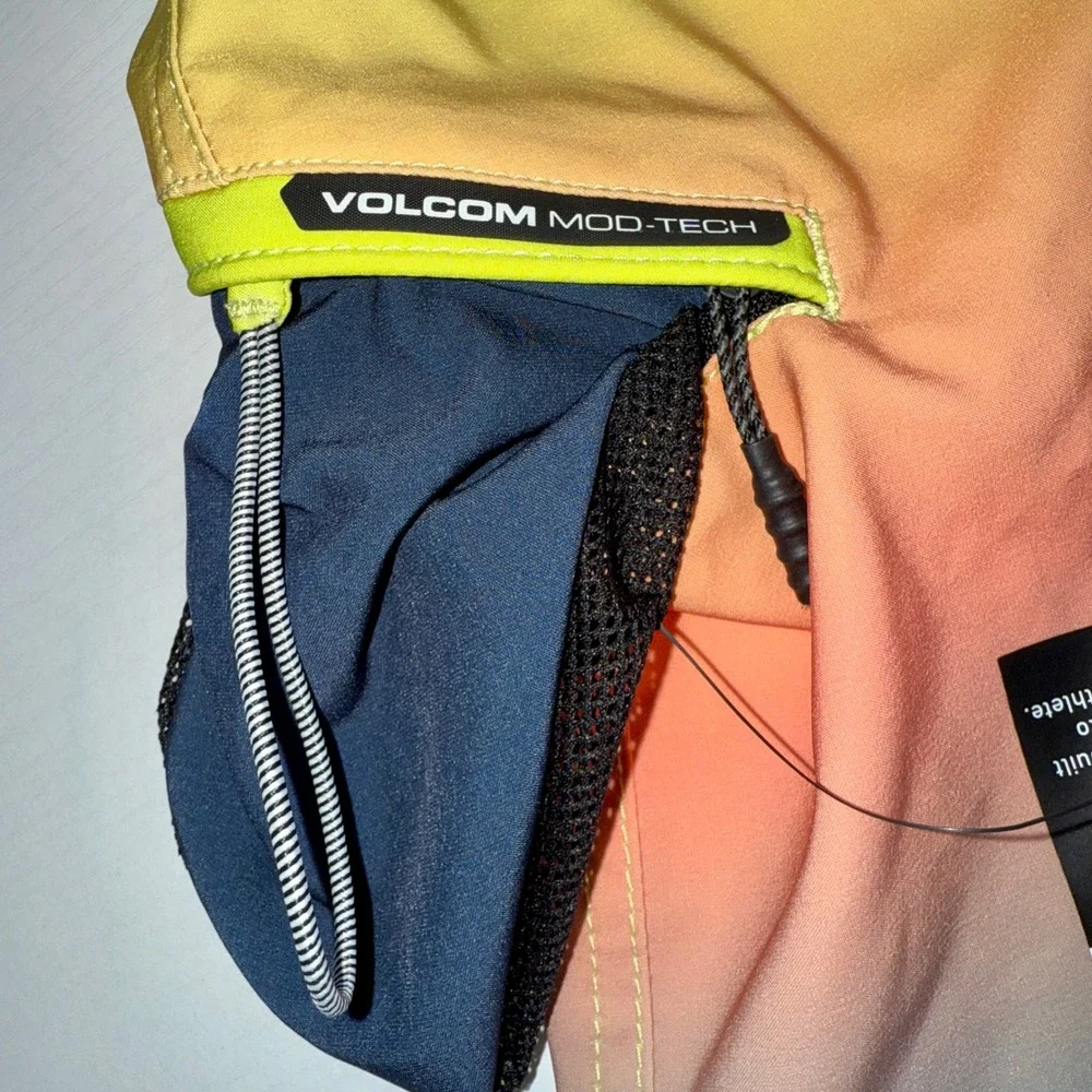 Volcom Mod-Tech Vee Bee Mod 20 Board Shorts Mens 32 Multicolor Gradient A0812505
